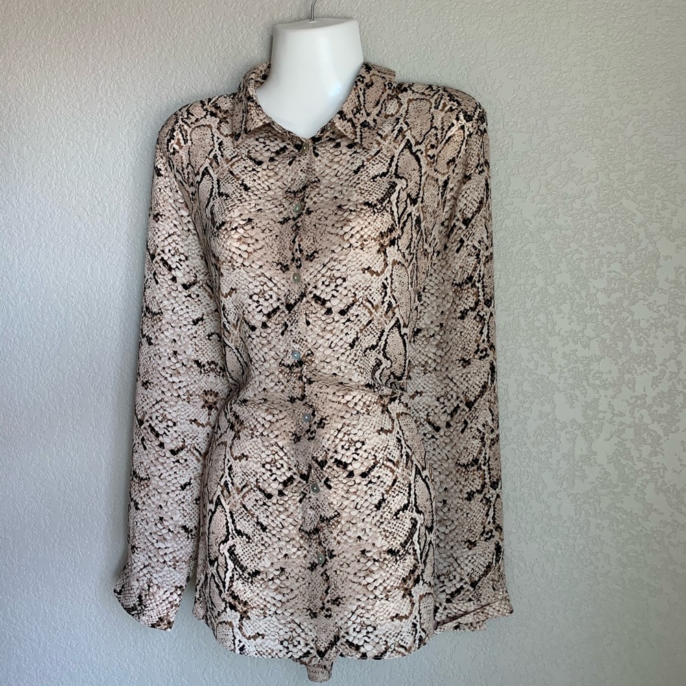 Sheer top perfect over a tank top L